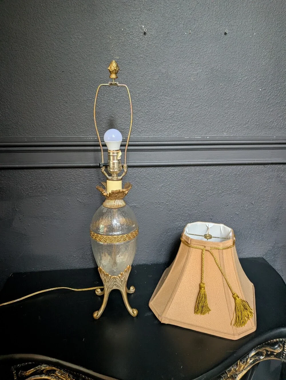 Vintage Ornate Gold Gilt Regency Mercury Glass Footed Table lamp 25
